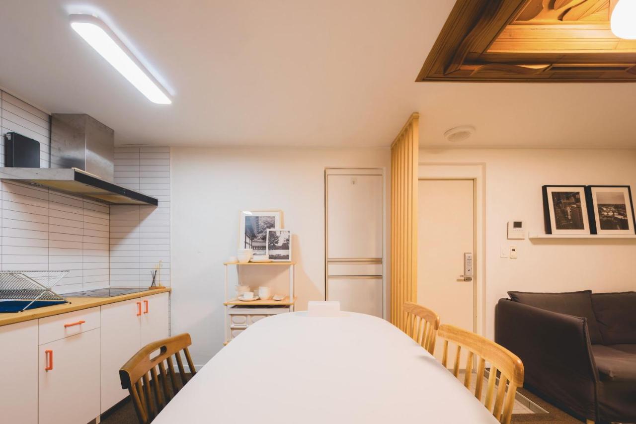 OnStay Hongdae, Spacious 6-Guest Stay, 7min Walk - Ferienwohnung Seoul