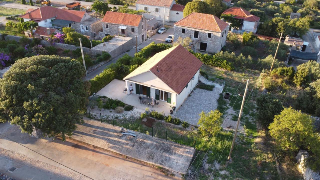 Cozy house Pavicic in Poljica Hvar - B&B Poljica