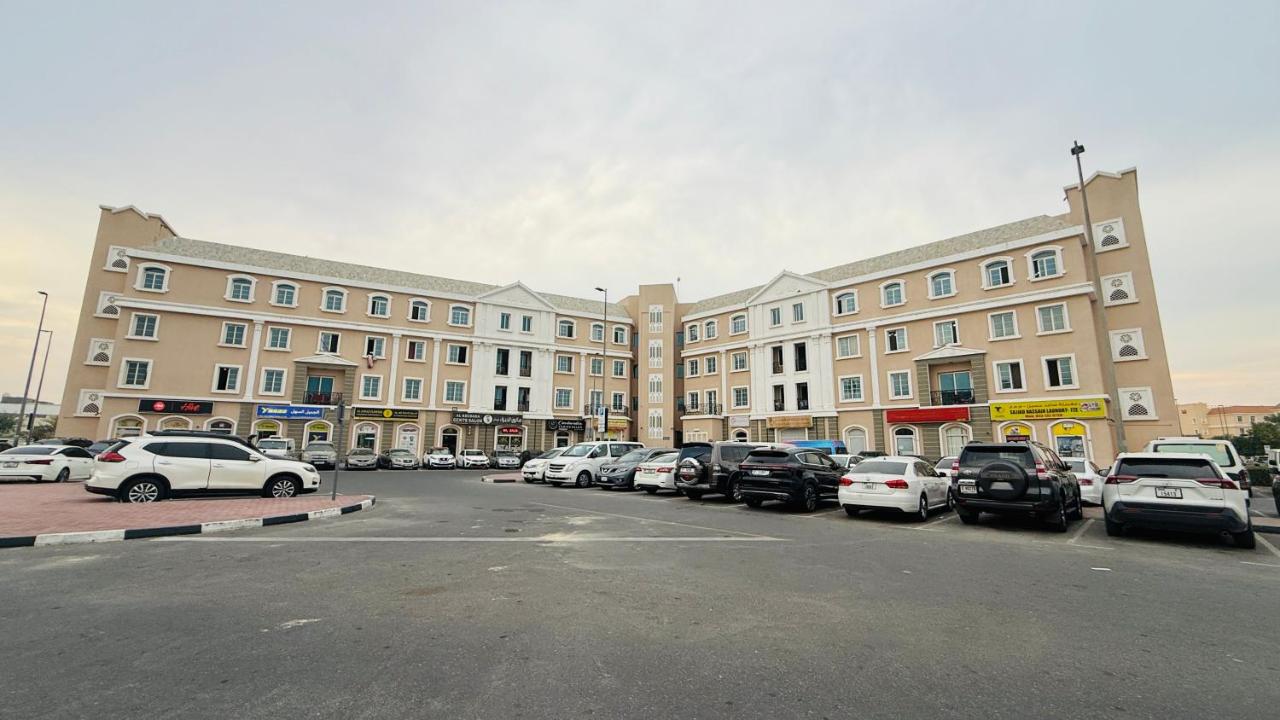 Q04 Luxury studio with balcony near bus stop - B&B Dubái
