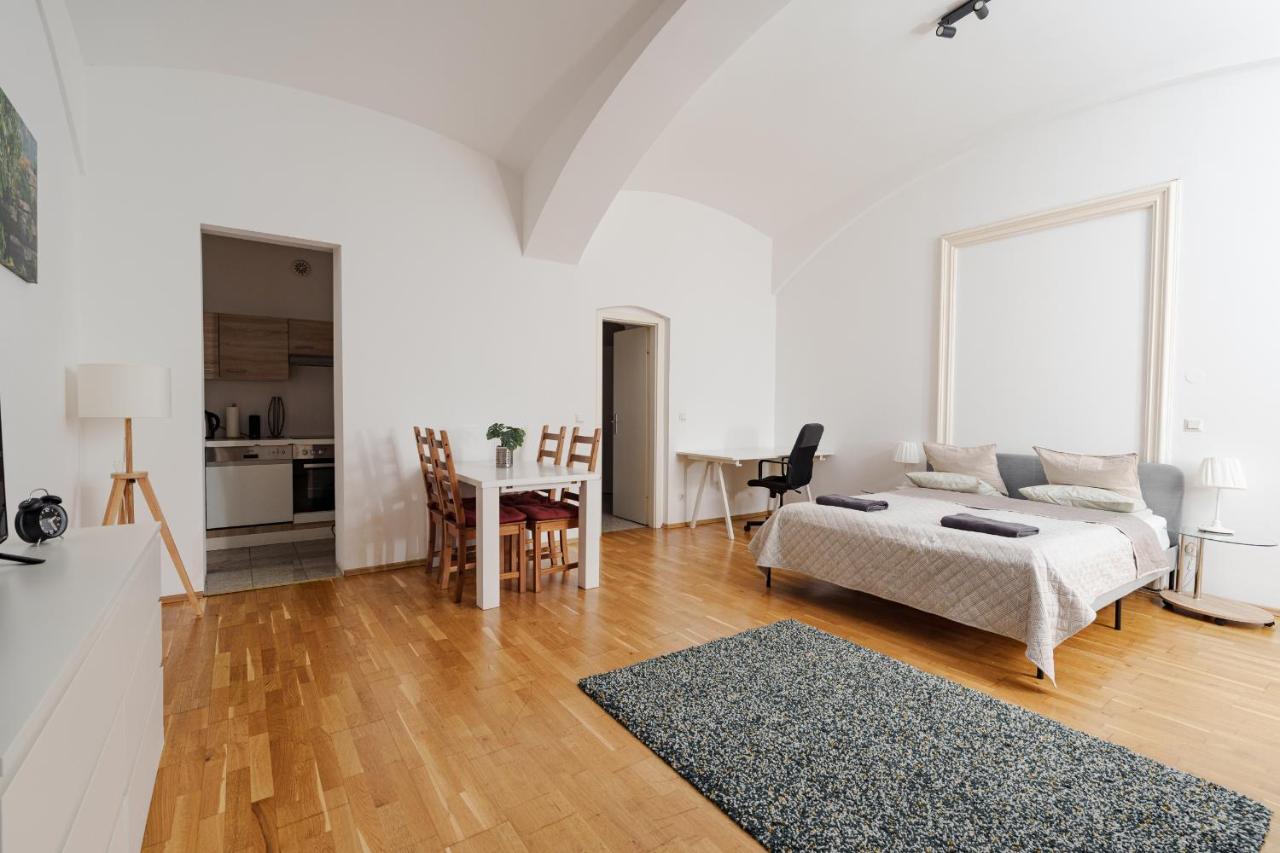 Belvedere 1BD Suite Landstraße close to Wien Mitte - B&B Vienna