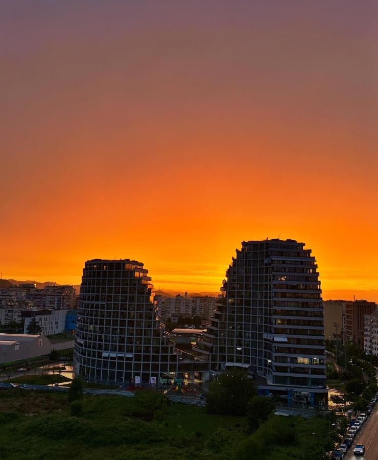 Sunny Apartment - B&B Tirana