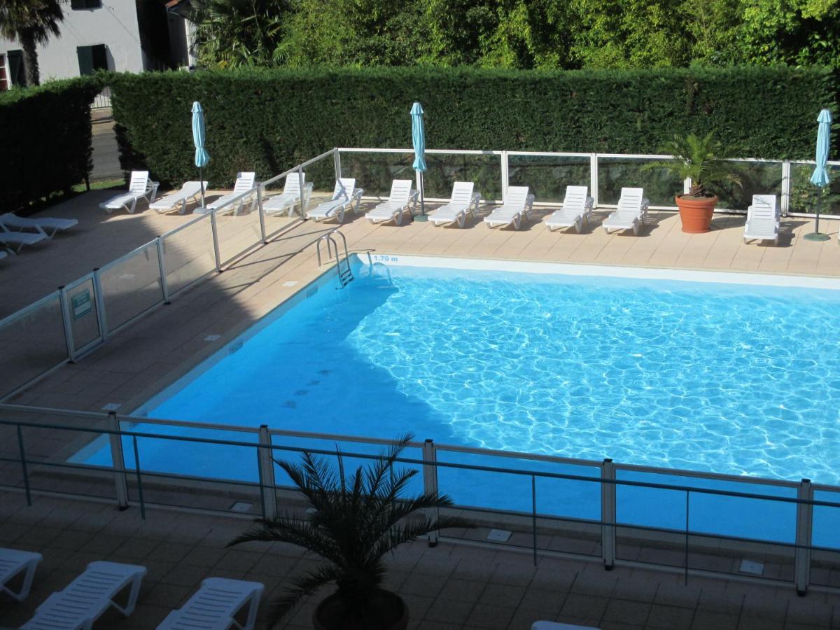 B&B Ciboure - Appartement Golf et Nivelle avec piscine et parking - Bed and Breakfast Ciboure