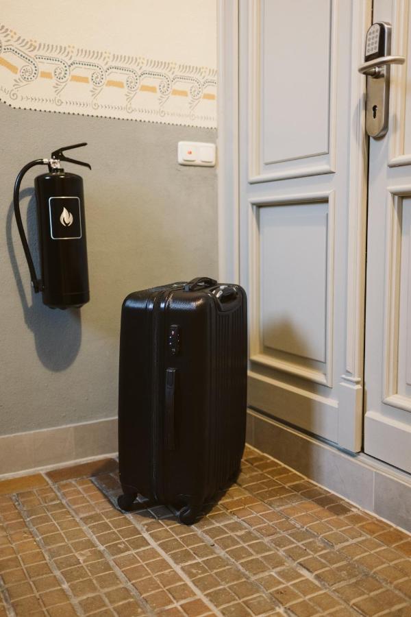 ApartNaest Radeberg - vollausgestattete 1 - bis 4-Zimmer Apartments l 24h Zugang per Code l Check-in Anleitung über Posteingang l Parkplatz auf Anfrage l Frühstück optional - Chambres d'hôtes Radeberg