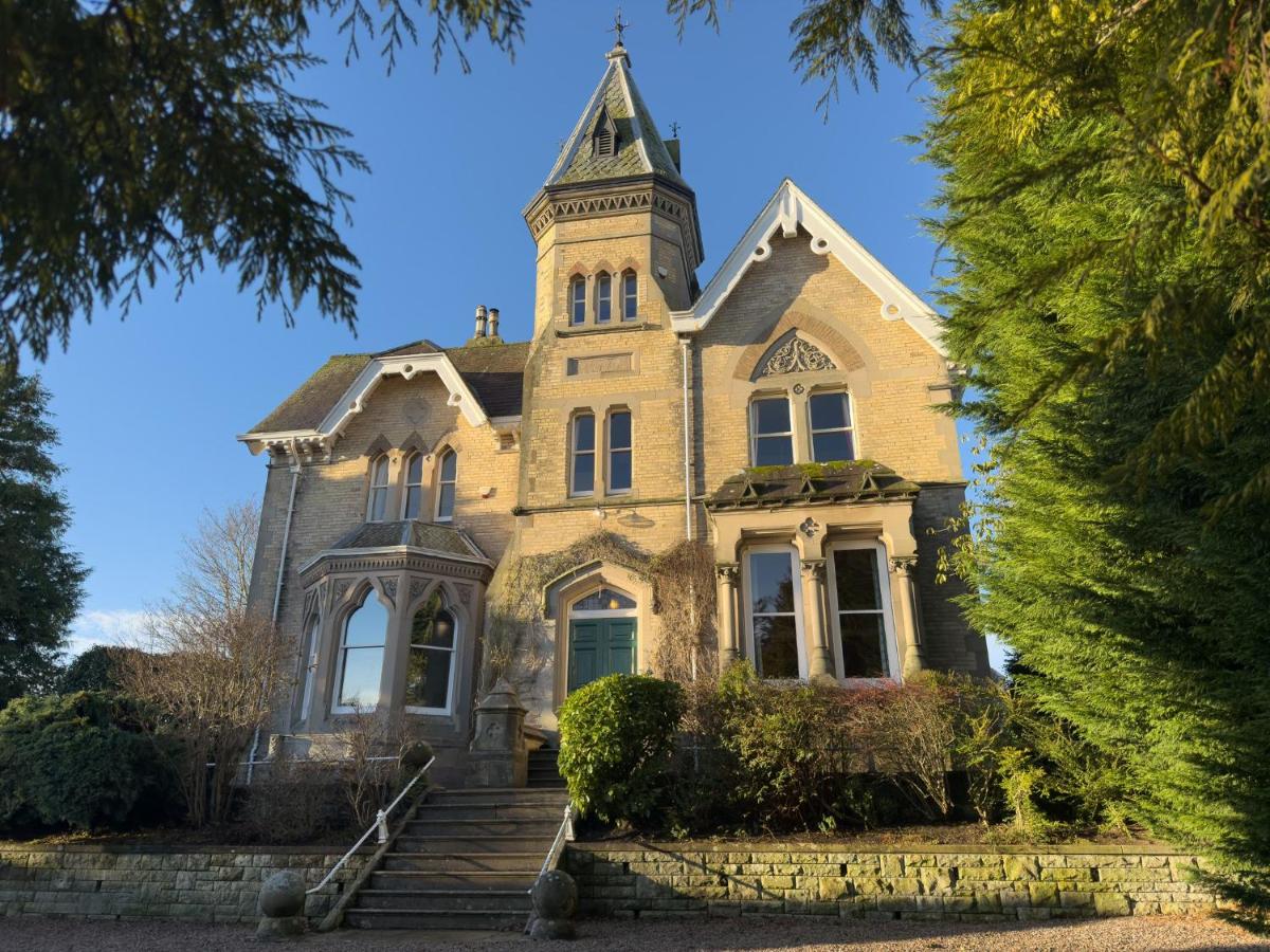 Eden Mount, Wetheral, characteful, spacious home overlooking village green, close to M6 - B&B Wetheral