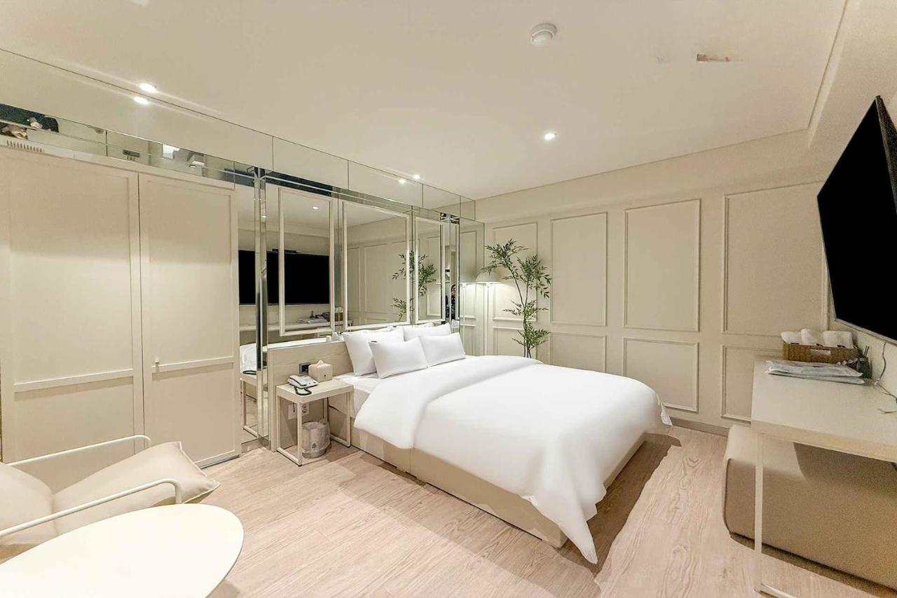 Sinchon Hotel GAEUL - B&B Seoul