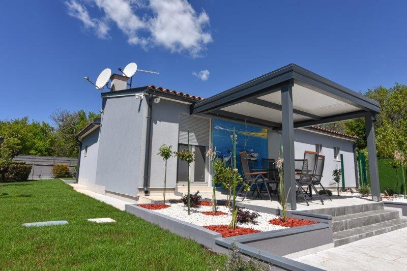 House with pool and a jacuzzi - Ferienwohnung Fazana
