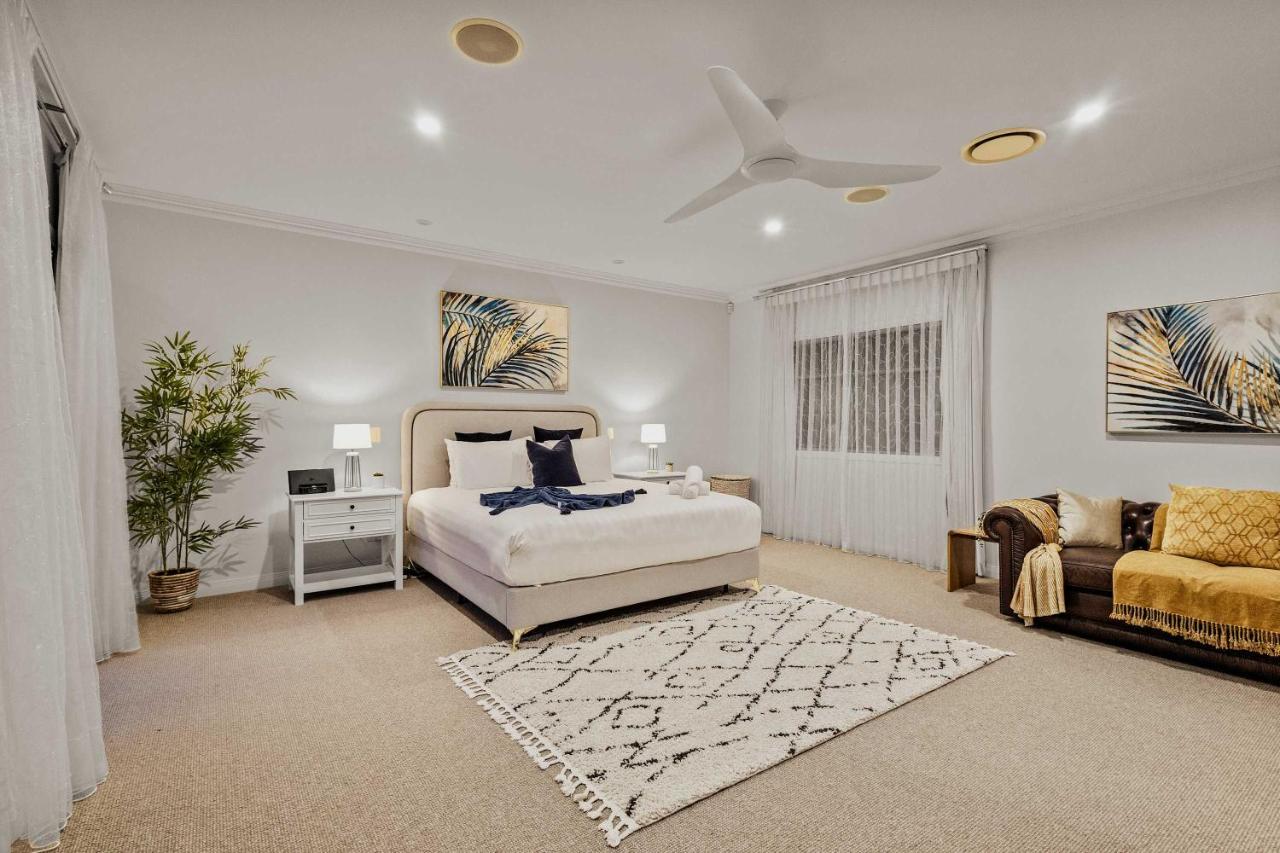 5 BR 4B Pool Yoga Near Turf Club and Hota - Chambres d'hôtes Gold Coast