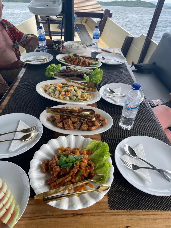 2 days 1 night sharing trip komodo - B&B Labuan Bajo