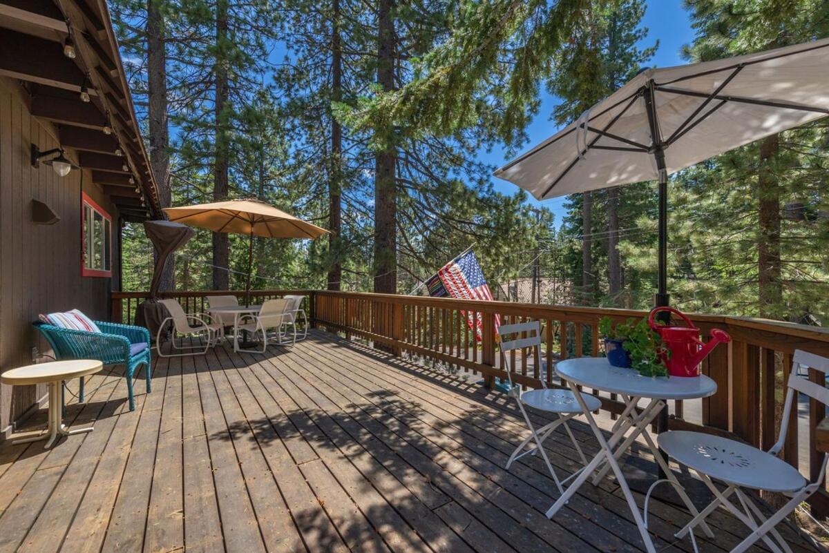 Chamberland retreat-Hot Tub, Pool Table, Movie & Ski - Chambres d'hôtes Homewood