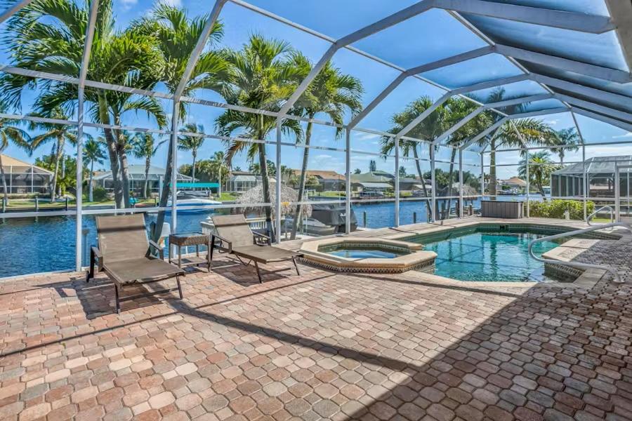 Florida White House Villa - B&B Cape Coral