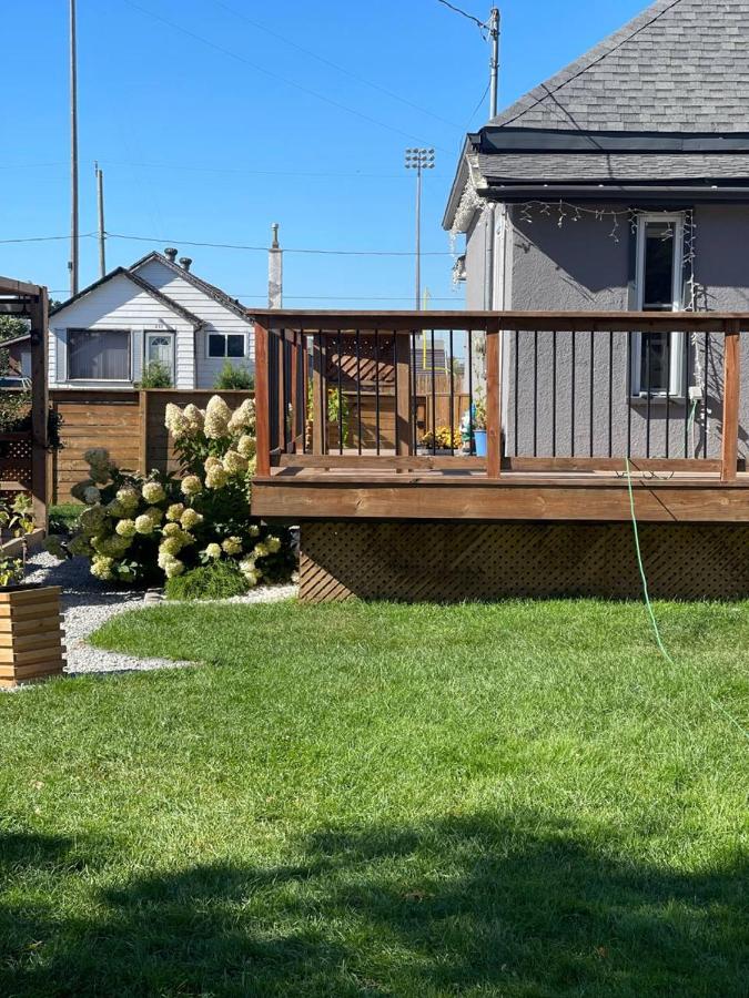 Friendship Residence - B&B Thunder Bay