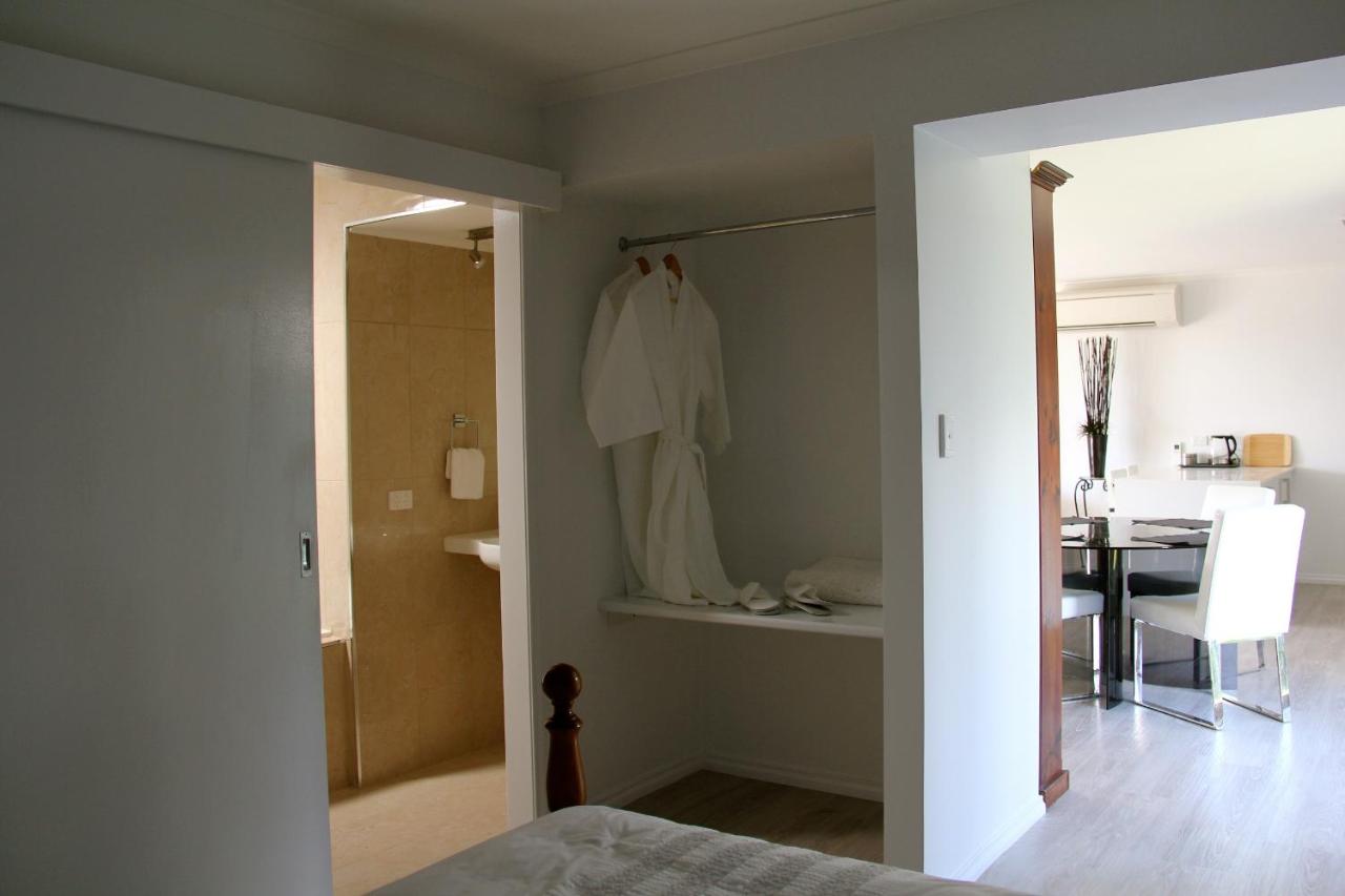 Deluxe Queen Suite