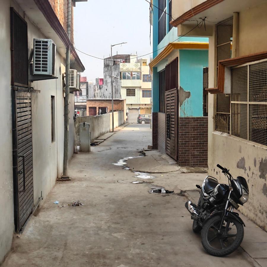 Krishna home stay 700 meter away from Ram mandir - B&B Ayodhya