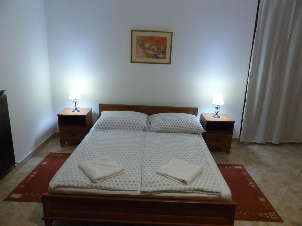Apartment 5 mit 1 Schlafzimmer