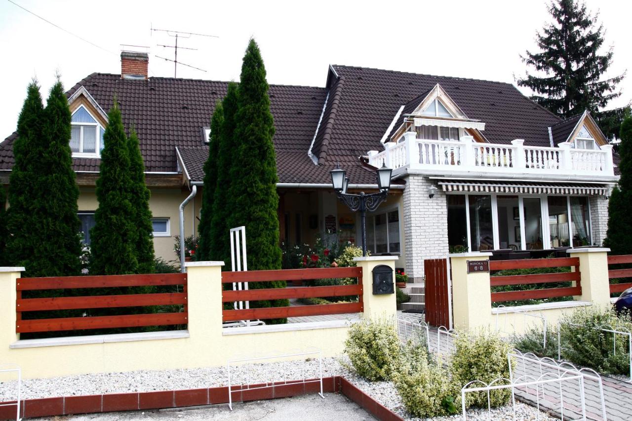 Parti Panzió - Bed and Breakfast
