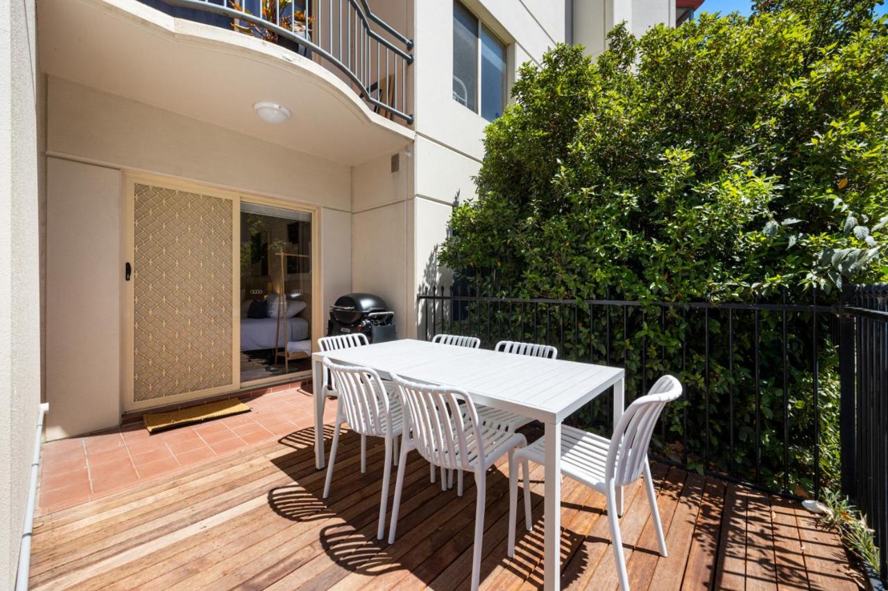 In Town Oasis - Stylish Escape near Parklands & CBD - B&B Adelaida
