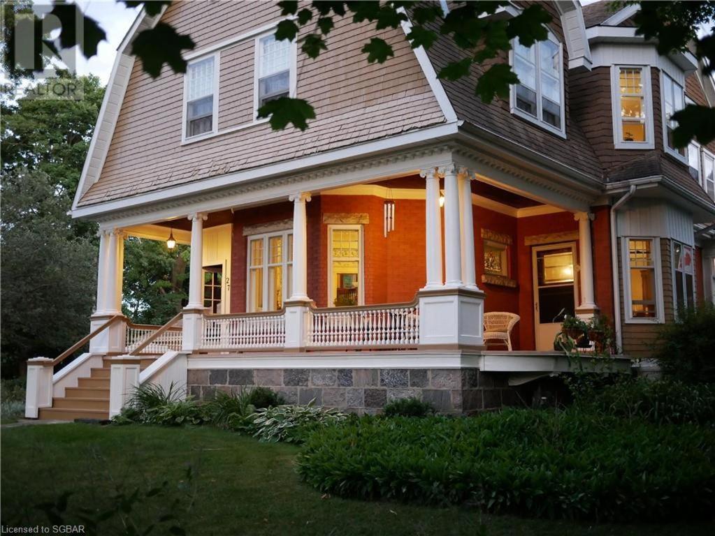Warm, Stylish Edwardian Escape in Downtown Meaford - Bed and Breakfast Meaford
