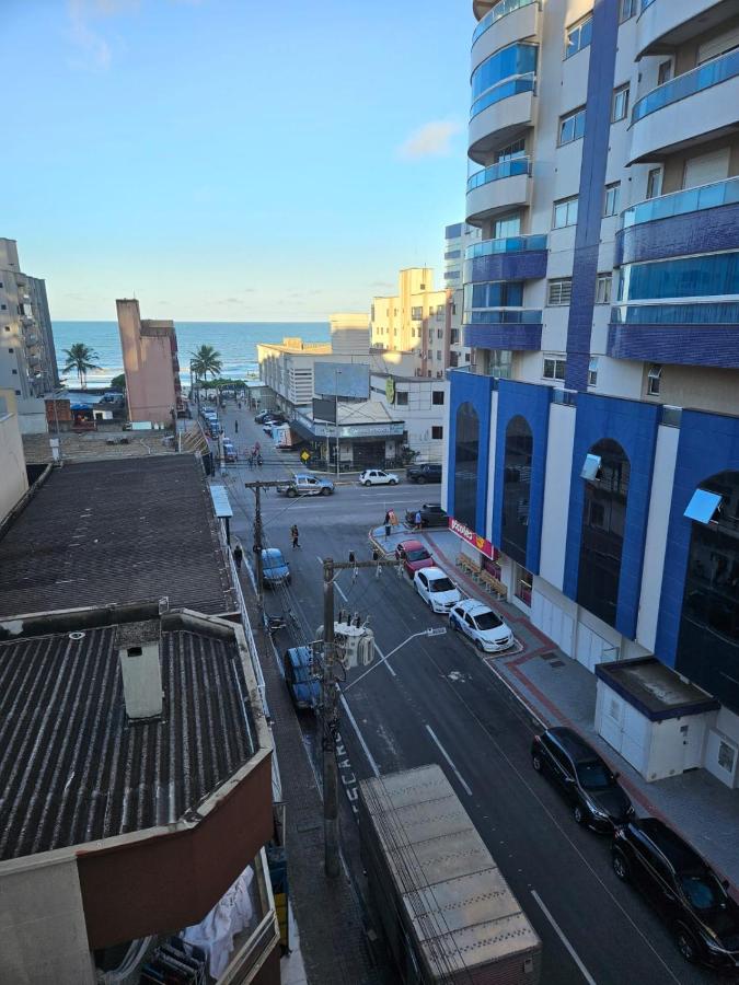 Lindo Apartamento Renovado na Meia Praia 100m do mar - Bed and Breakfast Itapema