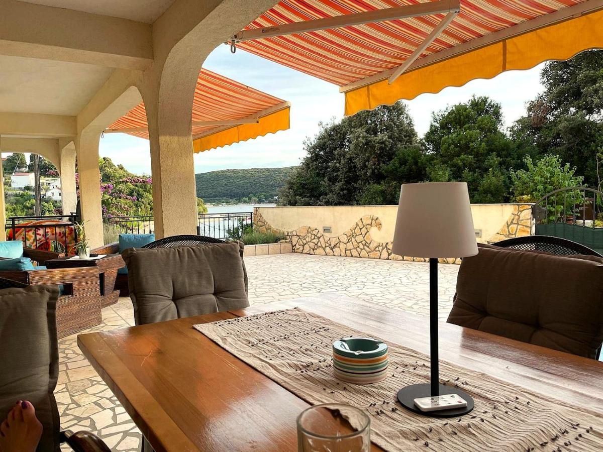 Apartments Trlika - B&B Kampor