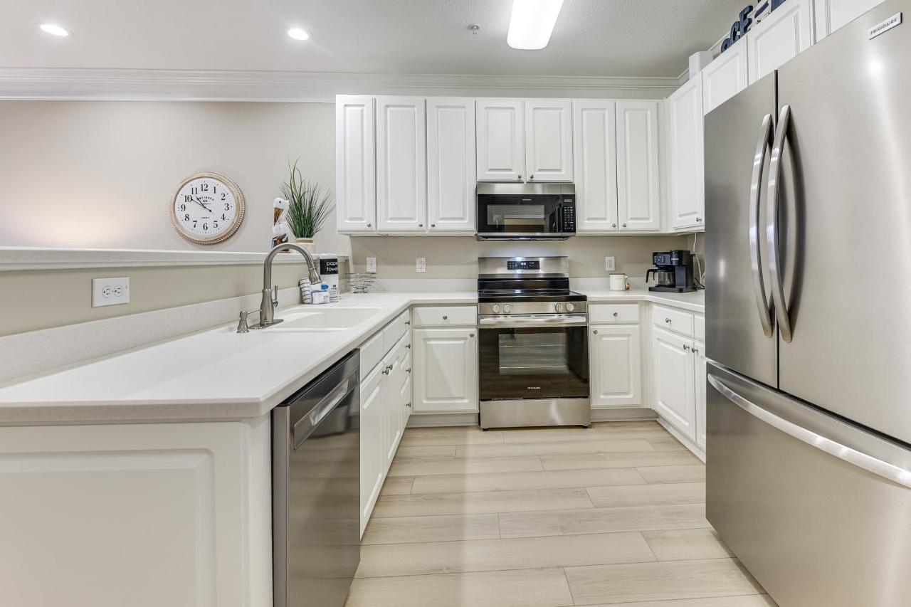 Pool & Private Balcony! Crow Creek Golf Club Condo - B&B Calabash