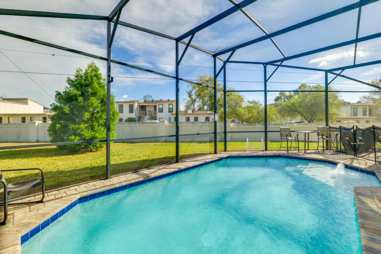 Golf, Dine & Unwind Poolside! Haines City Getaway - Bed and Breakfast Haines City