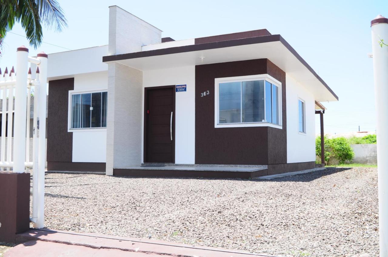 Casa Premium em Balneário Gaivota - B&B Sombrio