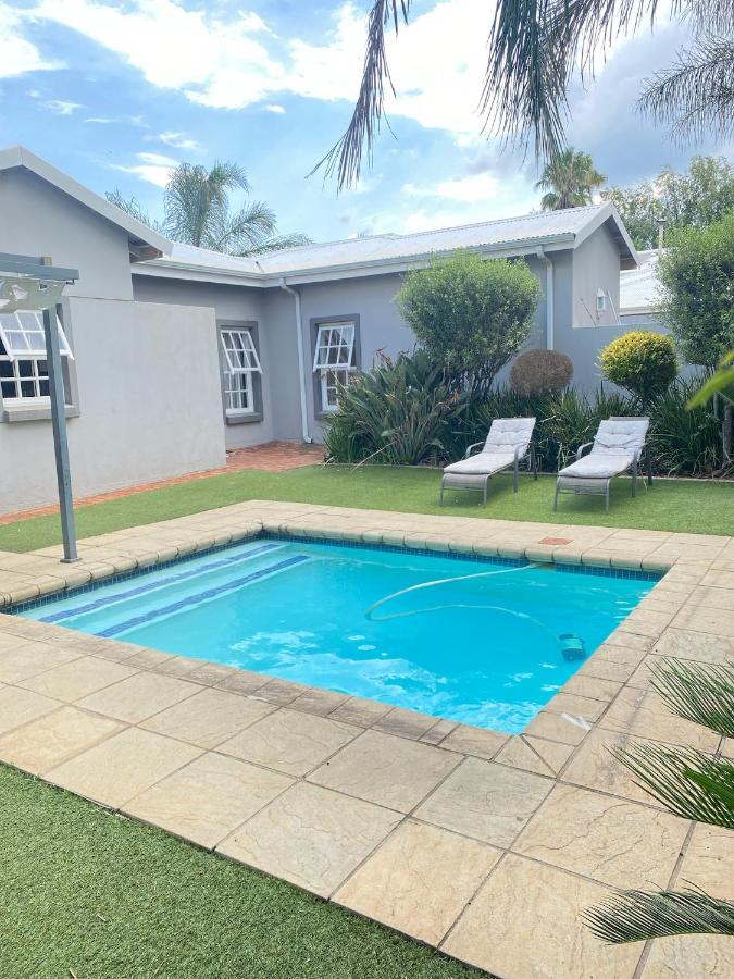 Andisa Airport pool Escape - Ferienwohnung Kempton Park