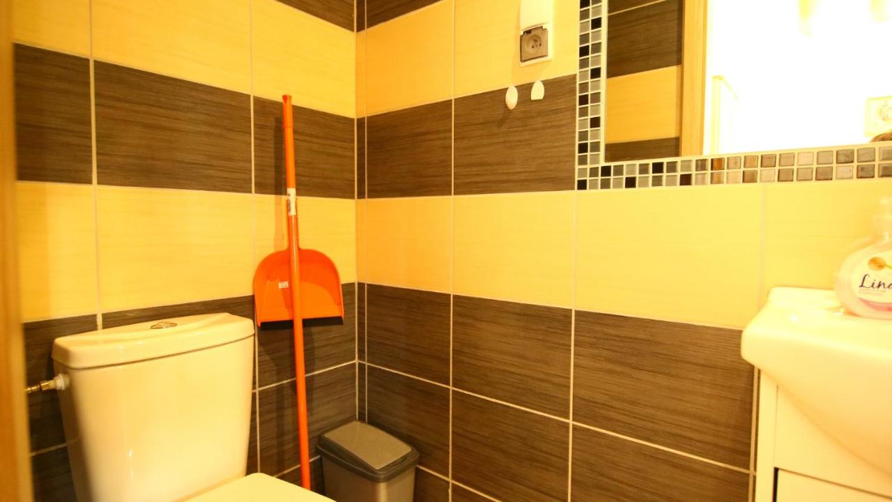 Single Room with Private Bathroom