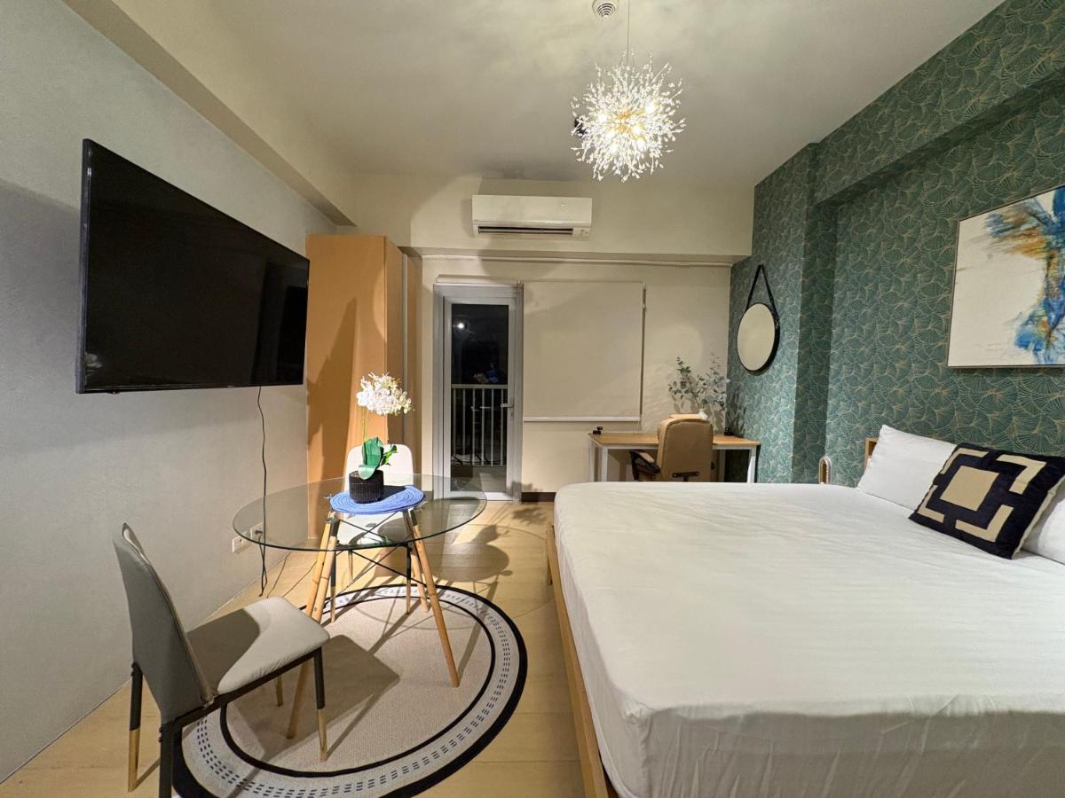The Ellis Luxe Suites - B&B Manila