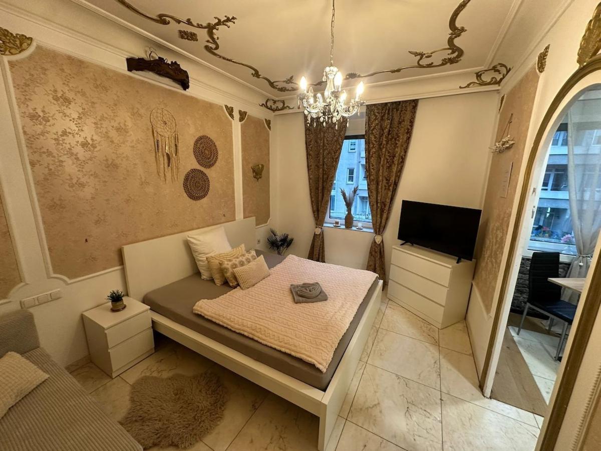 HONOR - Extravagance - B&B Linz