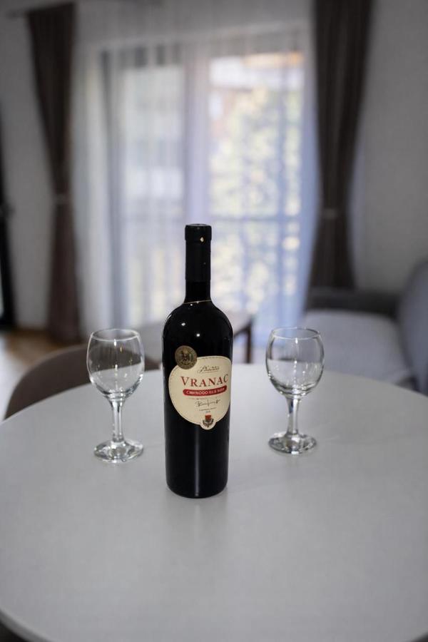 Bozovic Apartman 2 - Bed and Breakfast Budva