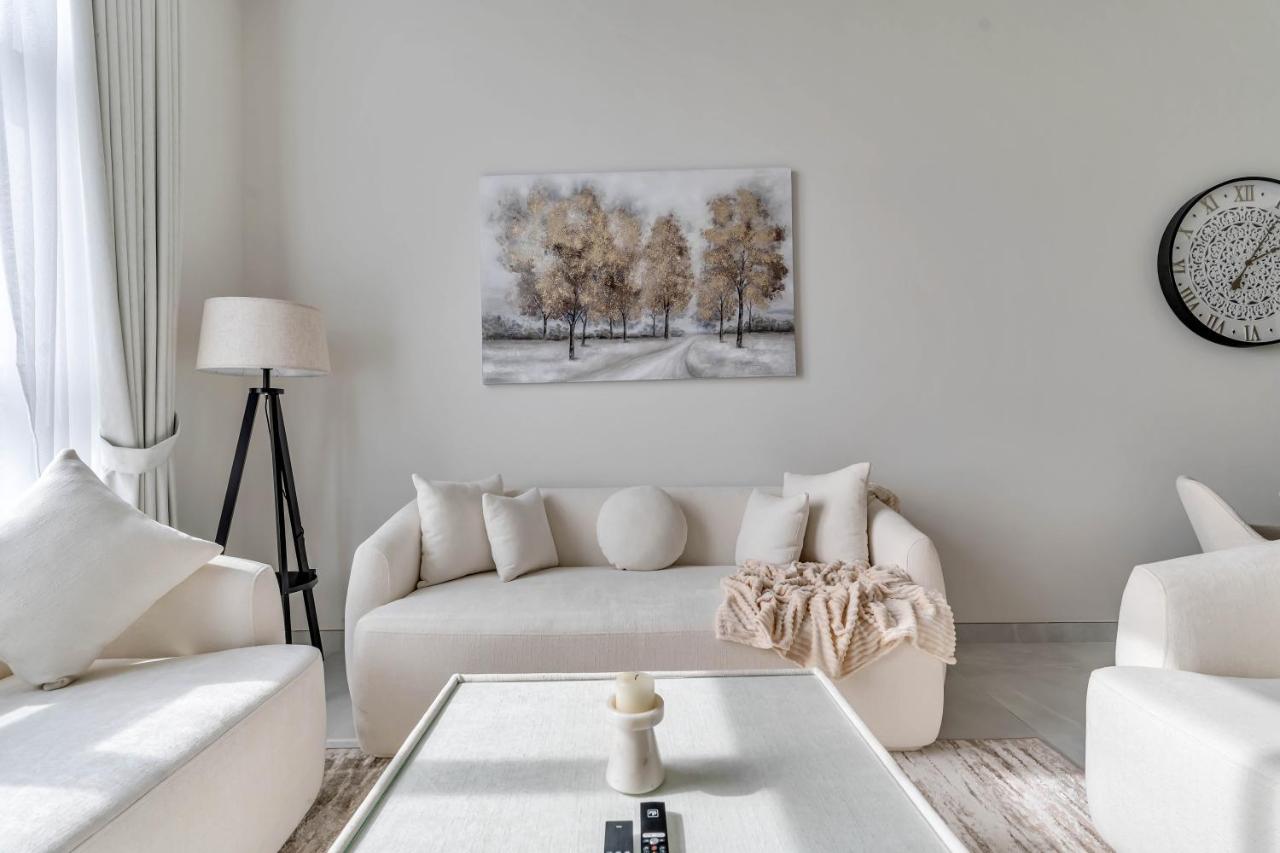 Skyz by Danube Chic 2BR with Balcony & Pool Access - B&B Dubái