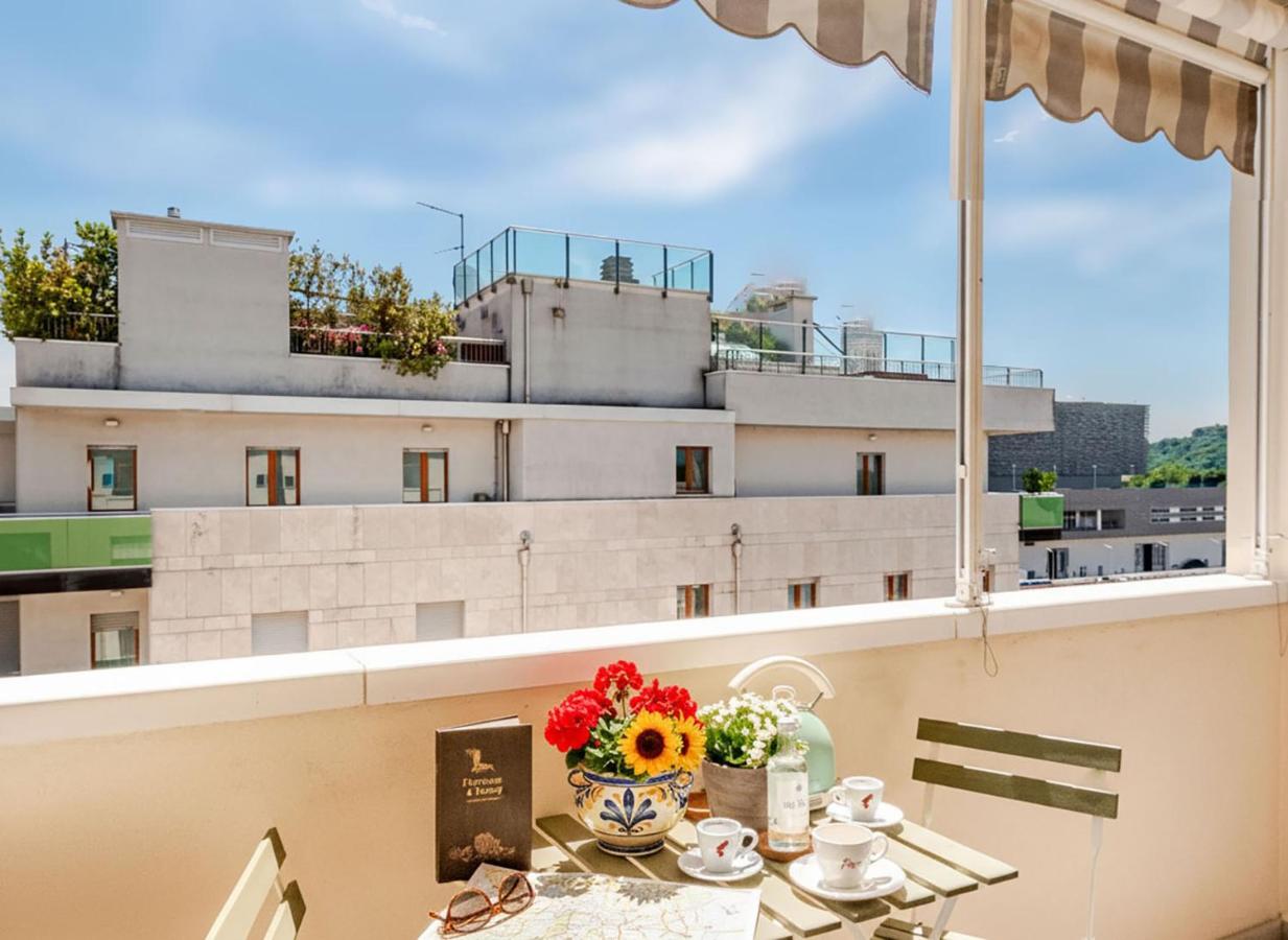 Spacious, with private Parking, 2 bedrooms 2 bathrooms - Comfortable and Bright Apartment in Florence with Private Parking Garage - Just Few Minutes walking From Historic Center - B&B Florencia