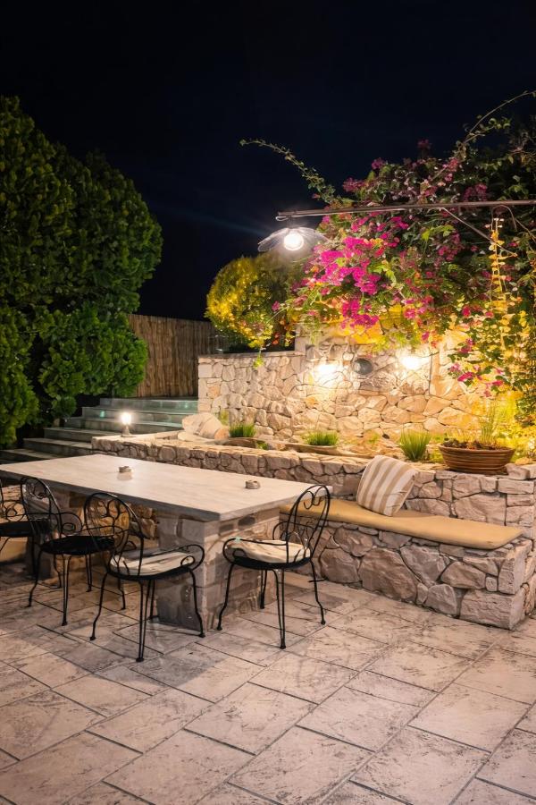 Wine & Vineyard Retreat Emarmene - B&B Koskinoù