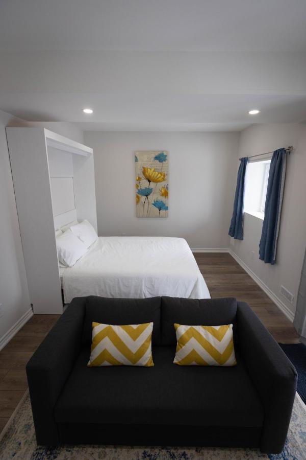 Cozy Cove Retreat, Private Suite with Separate Entrance Near Friday Harbour, Barrie & Lake Simcoe - Chambres d'hôtes Innisfil