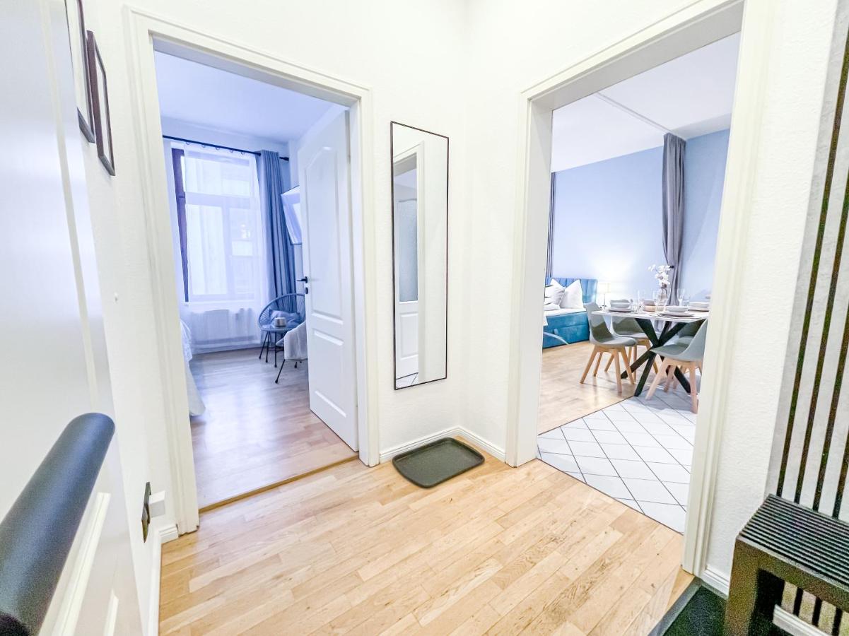 Ferienwohnung mit kostenfreier Tiefgarage im Zentrum mit 2 Schlafzimmern & Kingsize Betten - Chambres d'hôtes Leipzig