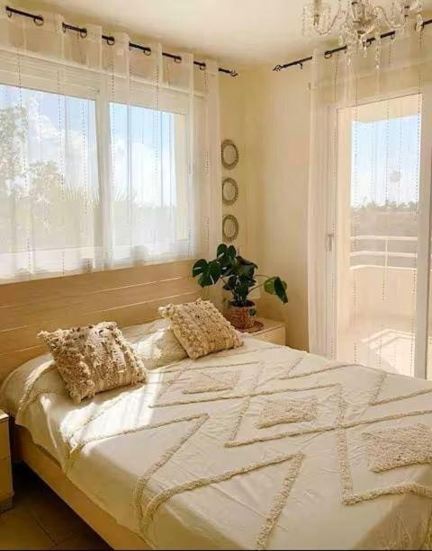 Summer Breeze apt by Nissi Beach - B&B Ayia Napa