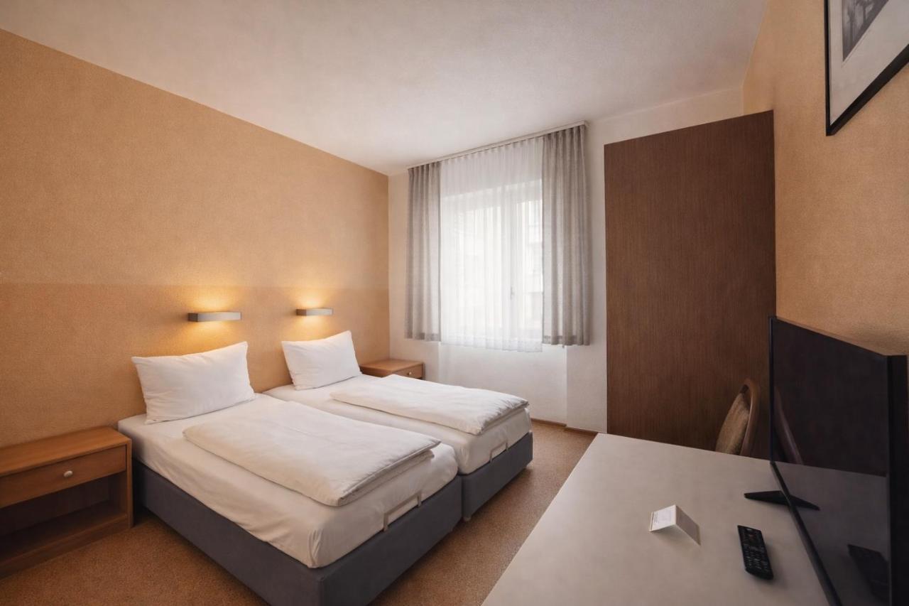 City Hotel Bauer mit Aufzug with elevator