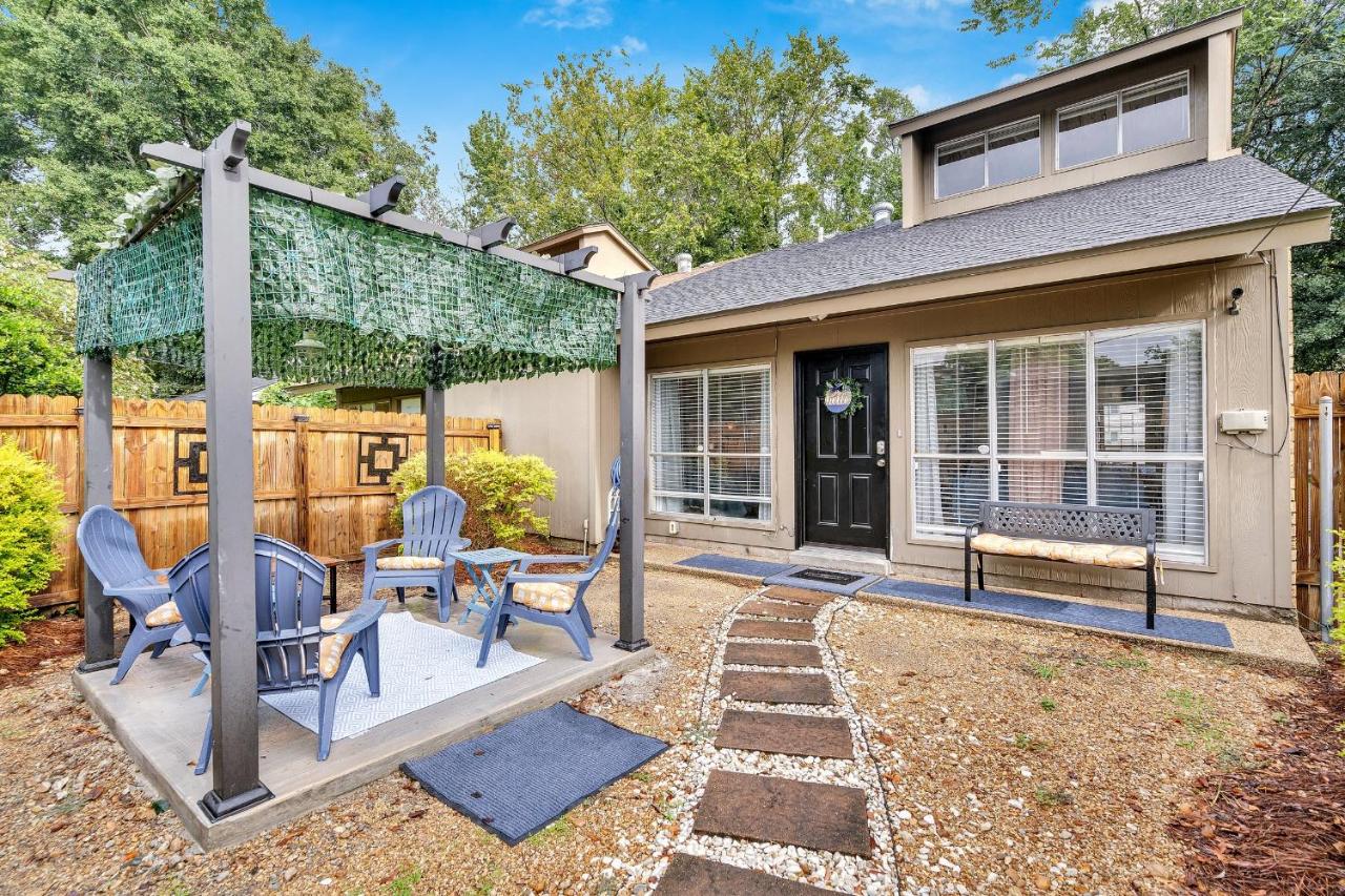 LSU Tiger Den - B&B Baton Rouge