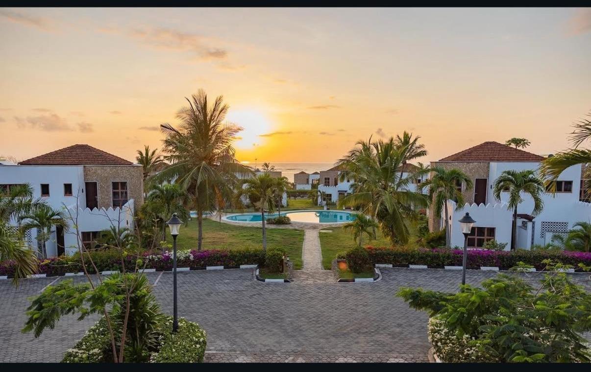 Sultan Palace - Zuri's Beachfront Bliss, With Private Beach Access - B&B Mtwapa