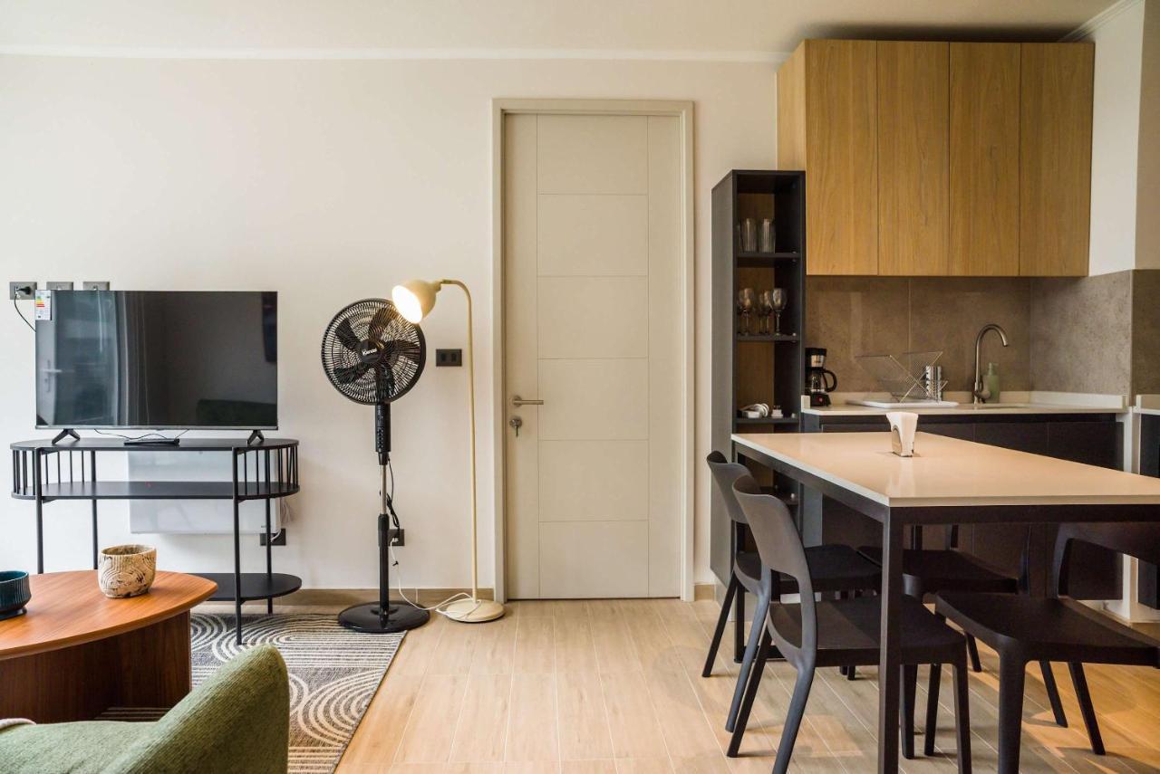 Stylish 2BR Apt in Providencia with Pool - B&B Santiago del Cile