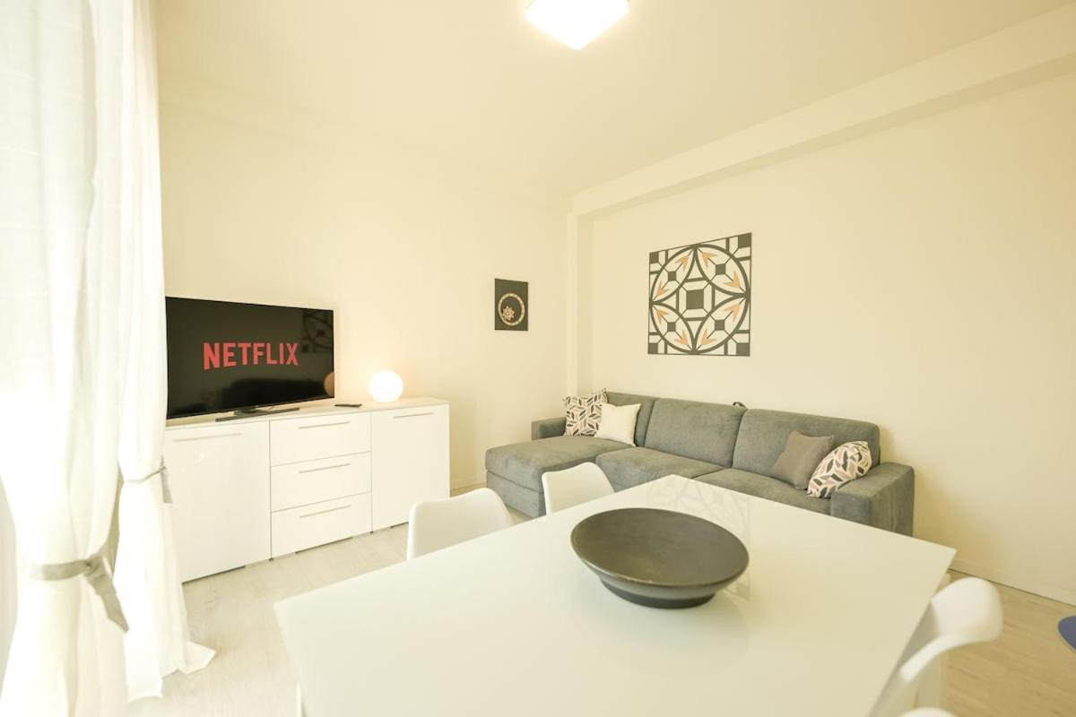 Modern apartment in the heart of Maslianico with Wi-Fi and AC - B&B Maslianico