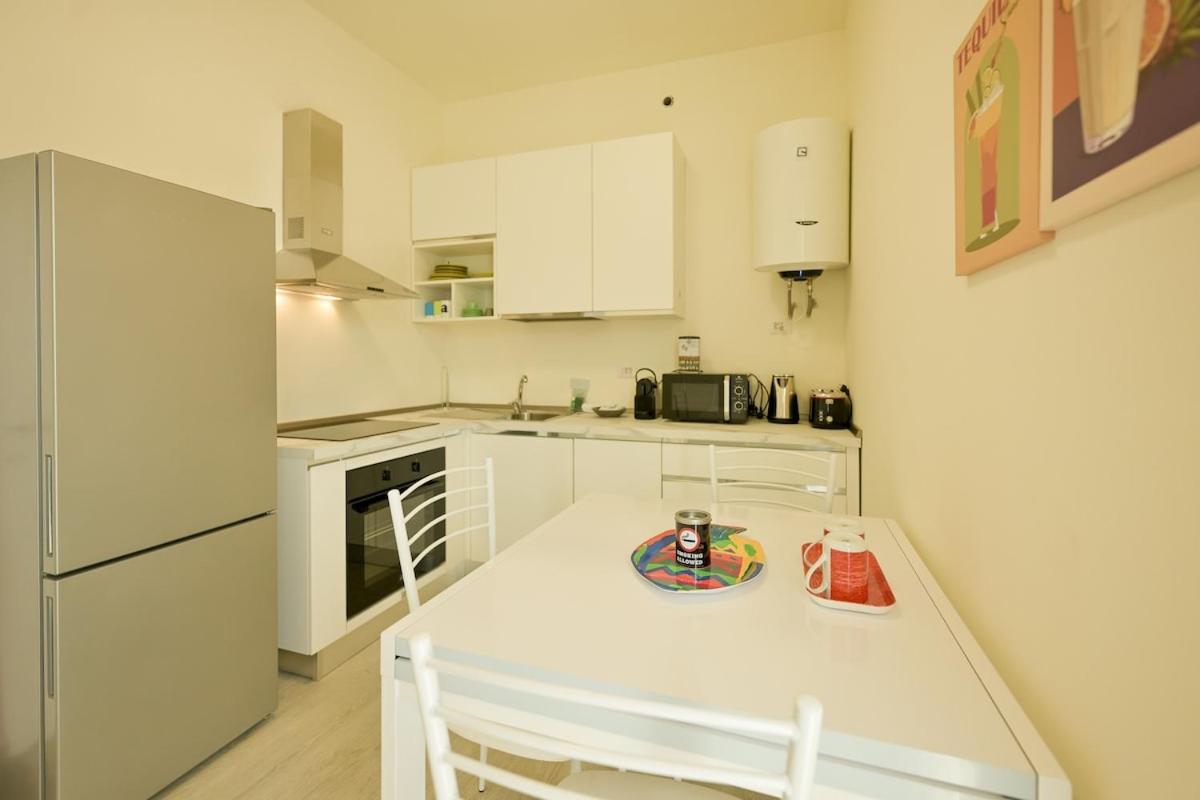 Modern apartment in the heart of Maslianico with Wi-Fi and AC - B&B Maslianico