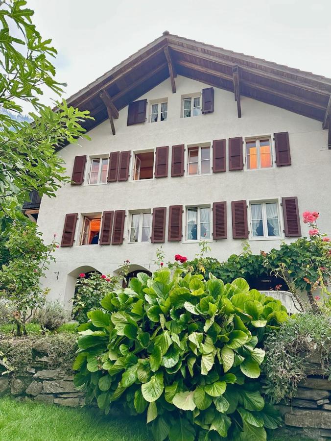 Luxury Swiss Chalet | Hot Tub • AC • Lake View • Interlaken - Ferienwohnung Niederried b. Interlaken