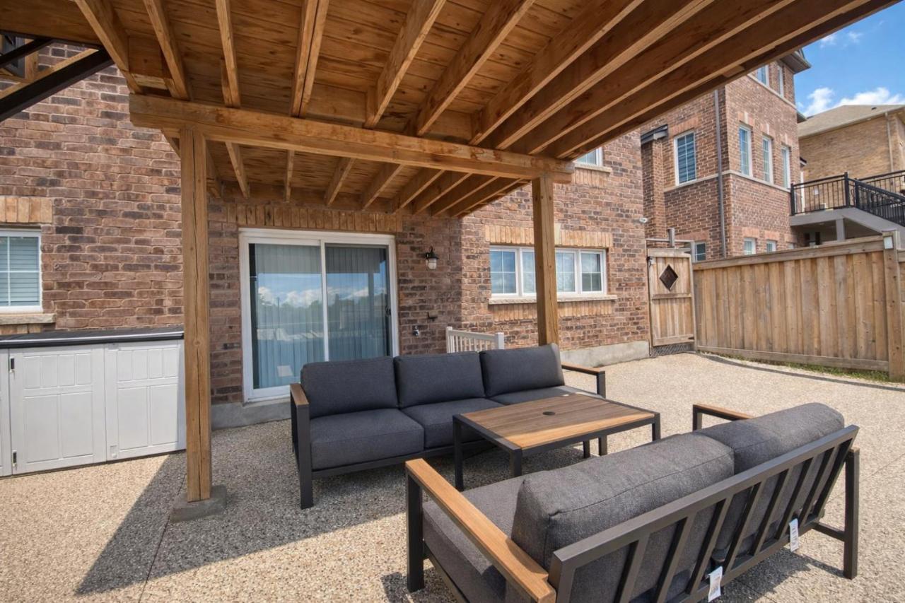 Cozy 3-Bedroom Caledon Basement Suite with Private Entry, Full Kitchen, WiFi, Laundry & Spacious Backyard Patio - 5 Mins to Brampton - Great for Families, Groups & Long Stays! - B&B Caledon