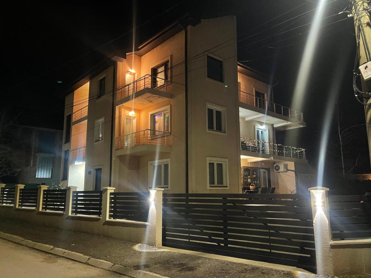 Niš Apartman Lux - Ferienwohnung Niš