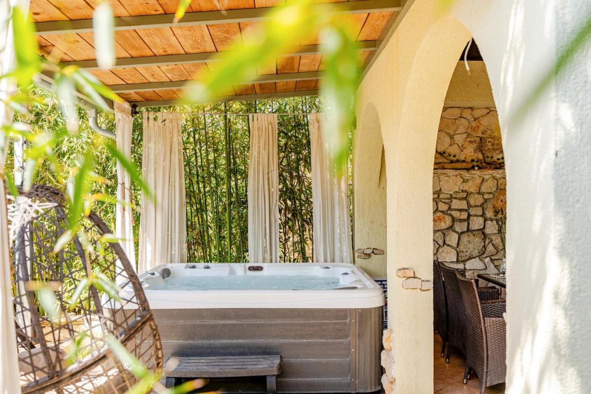 Lee house, WI-FI,FREE PARKING, HOT TUBE - B&B Peroj