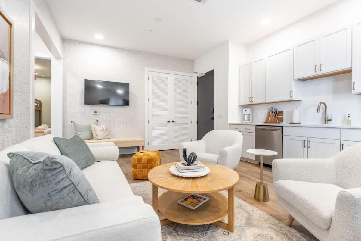 Here You Come Again by Stay Local Nashville - Chambres d’hôtes Nashville