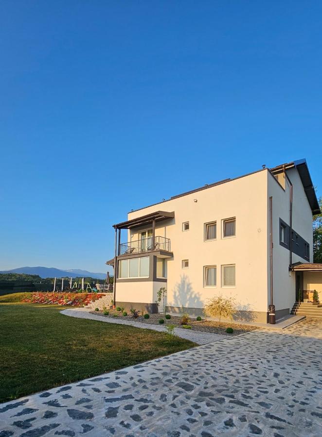 Villa Kaplan Sarajevo - B&B Gladno Polje