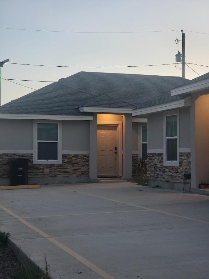 Quiet Executive 2BR in Eagle Pass - B&B Eagle Pass